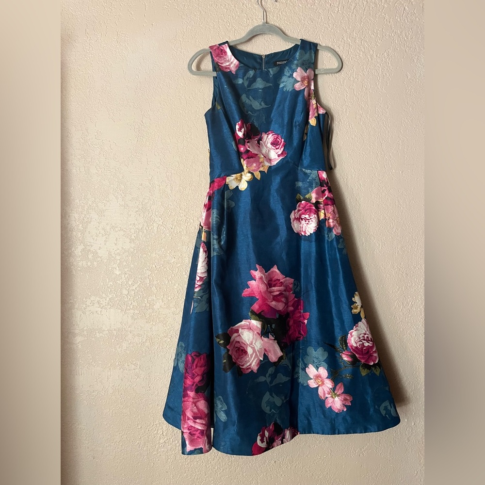 Roz & Ali-  Women's Modest Floral Sleeveless Satin Dress